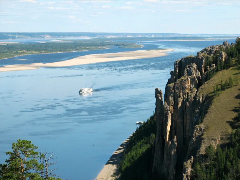 Река лена впадает в волгу. Река Лена. Сибирь река Лена. Якутия, река Лена (1623). Устье реки Лена.