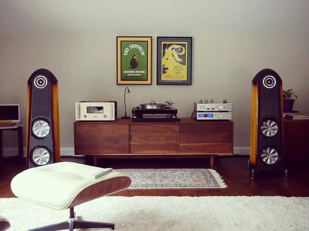 Sounds rooms. Хай энд комната. Аудио комната. Лучшие инсталляции Hi-end Hi-Fi. Listening Room Hi end Audio.