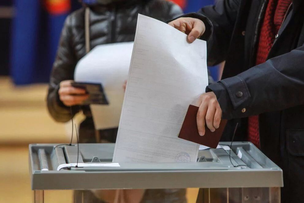 Voting in russia. Выборы РФ. Выборы президента. Выборы президента России. Избиратели президента РФ.