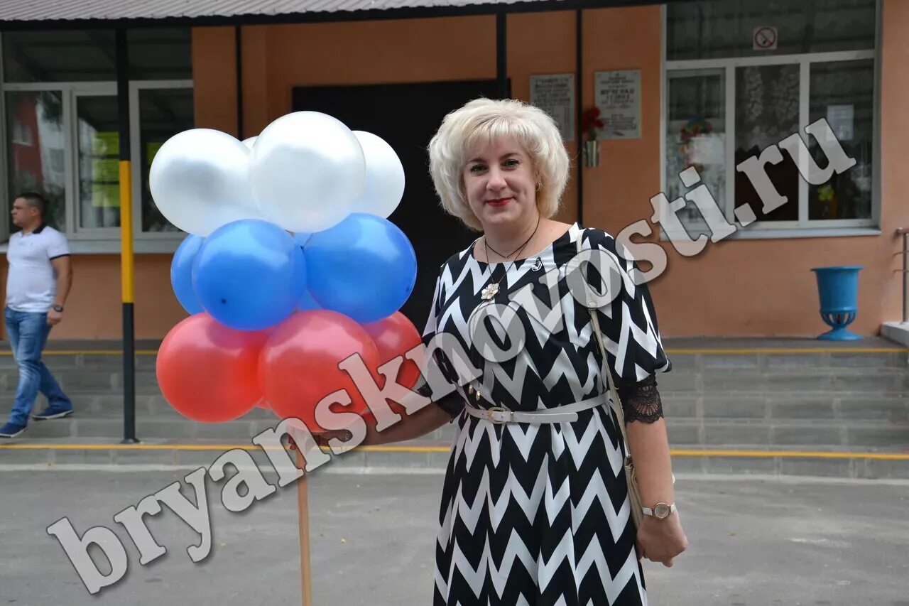 Школа 4 новозыбков. Гимназия город новозыбков. Мбоу сош 4 новозыбков. Сош 1 новозыбков. Школа 1 новозыбков.