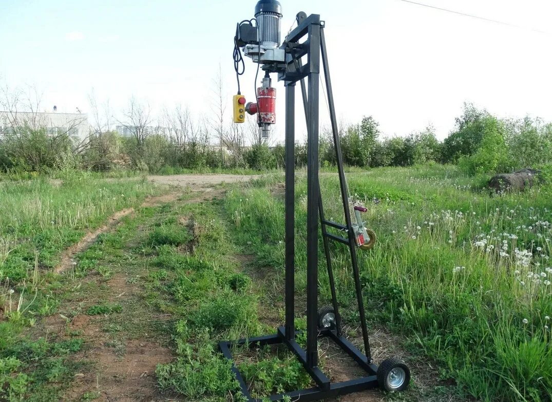 Малогабаритные буровые на воду. Буровой станок "REDBUR". Электробур в бурении скважин. Аутригеры на МГБУ. МГБУ «электрон-100».