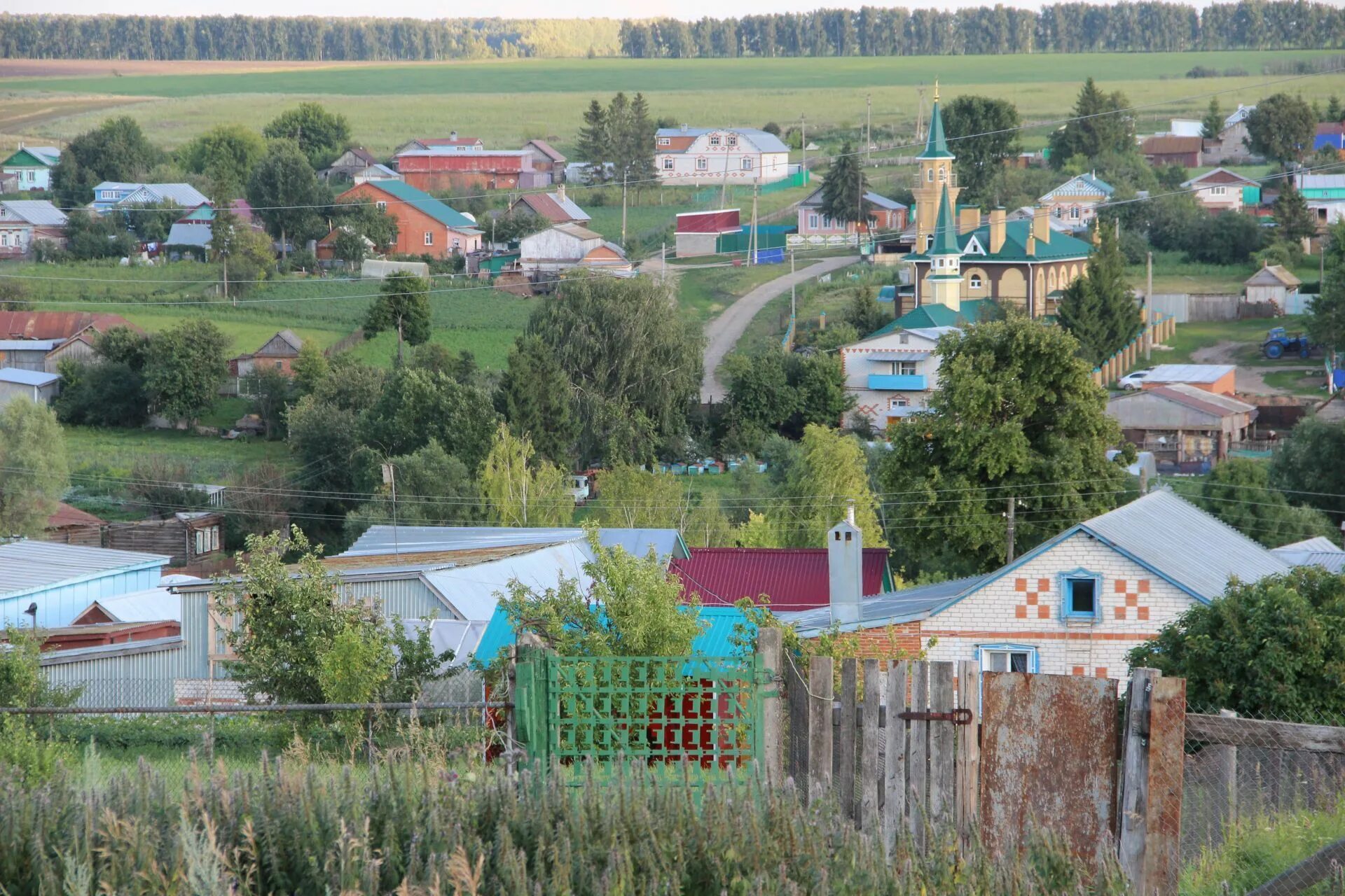 Татарские про деревню. Деревня татар авылы. Село Хасаншаих Арский район. Татар авылы этнографическая Татарская деревня. Татарский деревня в Арский район.