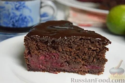 Шоколадный пирог с вишней в духовке