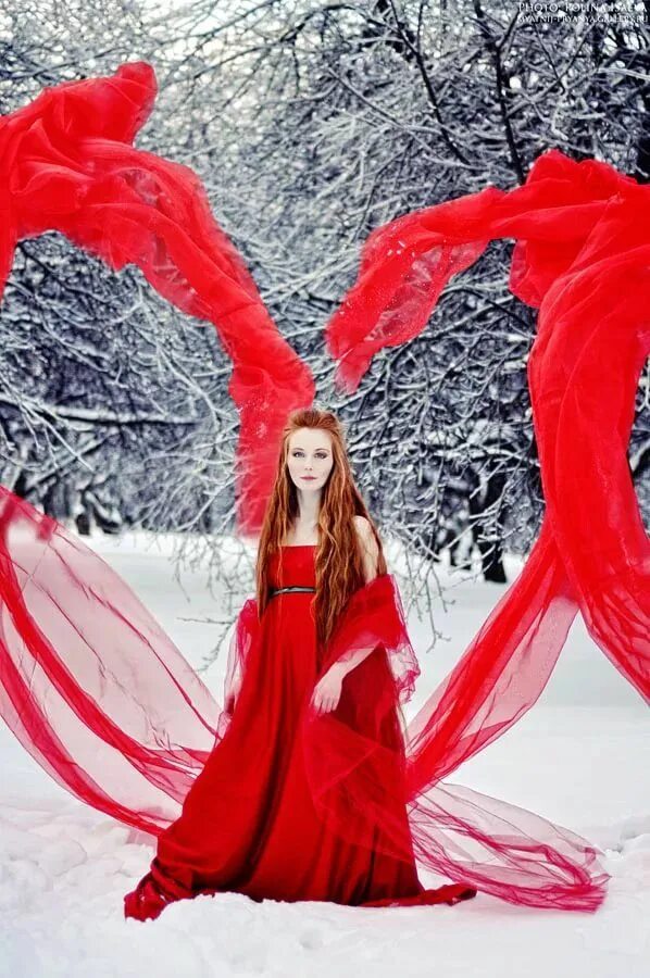 Фотосессия в Красном платье. Зимняя фотосессия в платье. Фотосессия зимой в платье. Красивая зимняя фотосессия в Красном платье. Красное добро