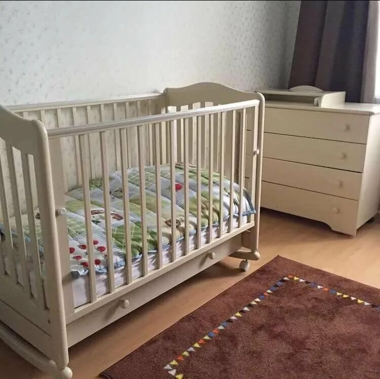 Кровать гандылян ванечка. Кровать гандылян ванечка. Кровать гандылян ванечка белая. Кроватка гандылян с ящиком на колесиках симоник. Кровать гандылян ванечка белая.