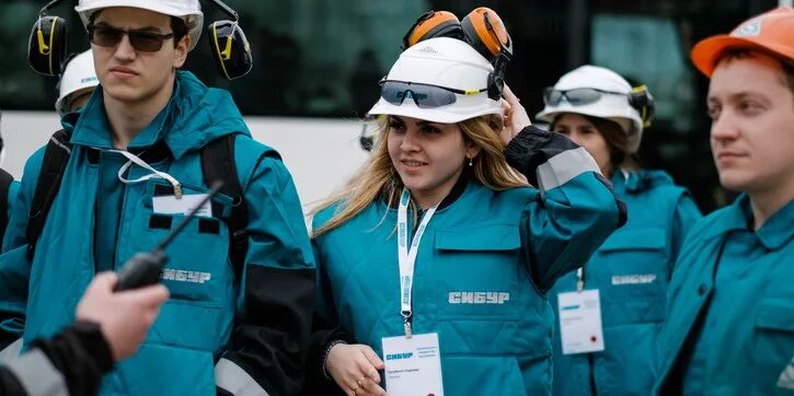 Алиса сибур. Сибур нижневартовск. сибур нижневартовск сотрудники. тепляков сибур. работник сибура.