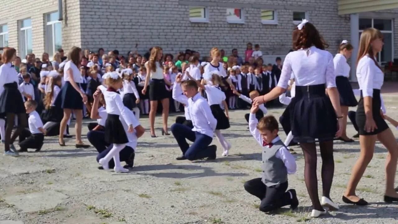 Танец в 1 классе. Танец в 1 классе