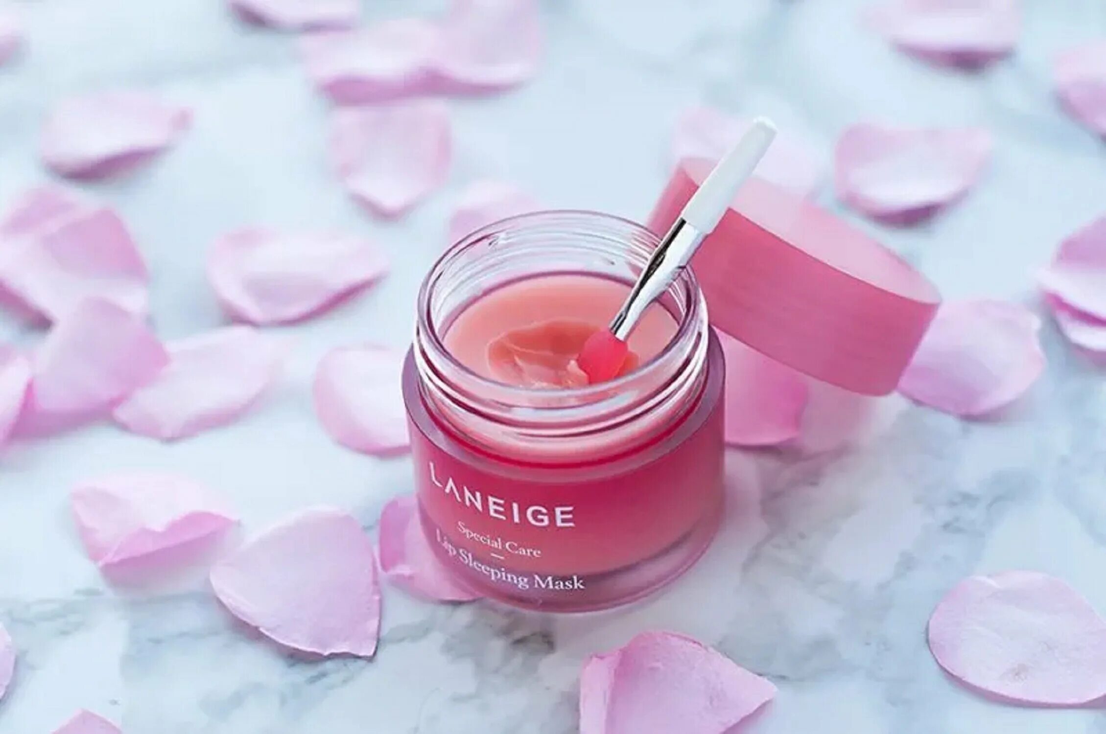 Laneige бальзам для губ. Laneige Lip sleeping Mask. Маска Laneige Lip sleeping Mask Berry. Ночная маска для губ Laneige Lip sleeping Mask. Laneige маска для губ ночная - Lip sleeping Mask Mini Pink, 3мл.