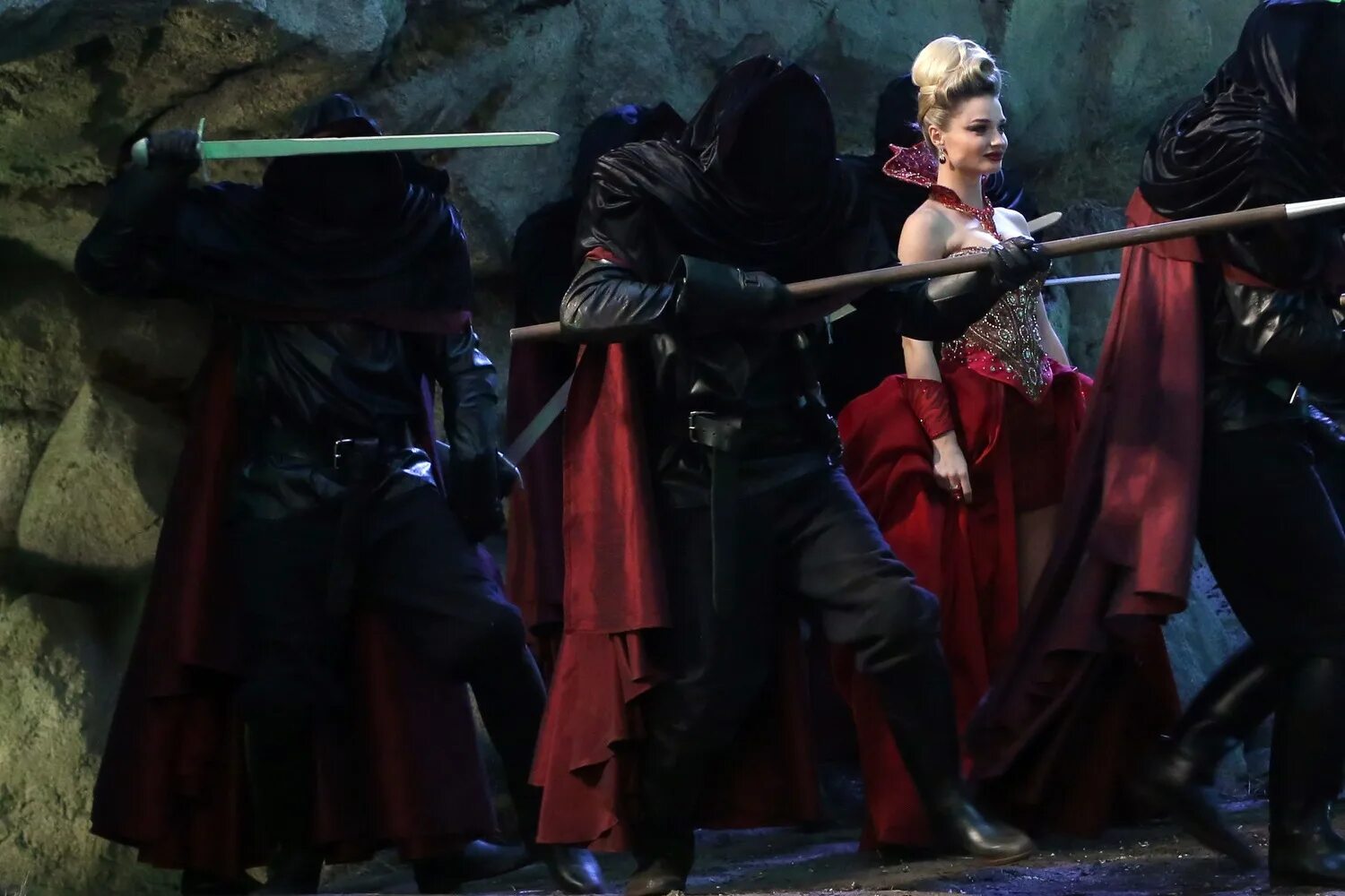 однажды в чудес. однажды в стране чудес сайрус. однажды в стране чудес сериал. однажды в чудес. питер гадиот однажды в стране чудес.