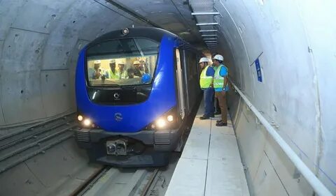 Метро два поезда
