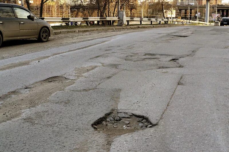 Плохие дороги Новосибирск. Новосибирск разбитые дороги. Ямы на дорогах. Плохая дорога Новосибирск.