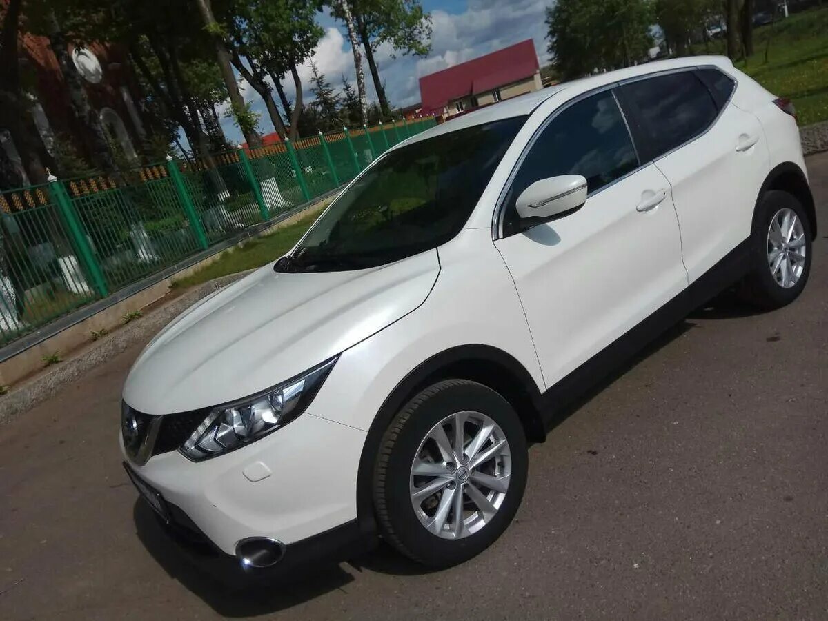 Nissan qashqai 2021 белый перламутр. Ниссан кашкай 2014 года белая. Ниссан кашкай белого цвета. Ниссан белый ниссан кашкай. Nissan qashqai белая.