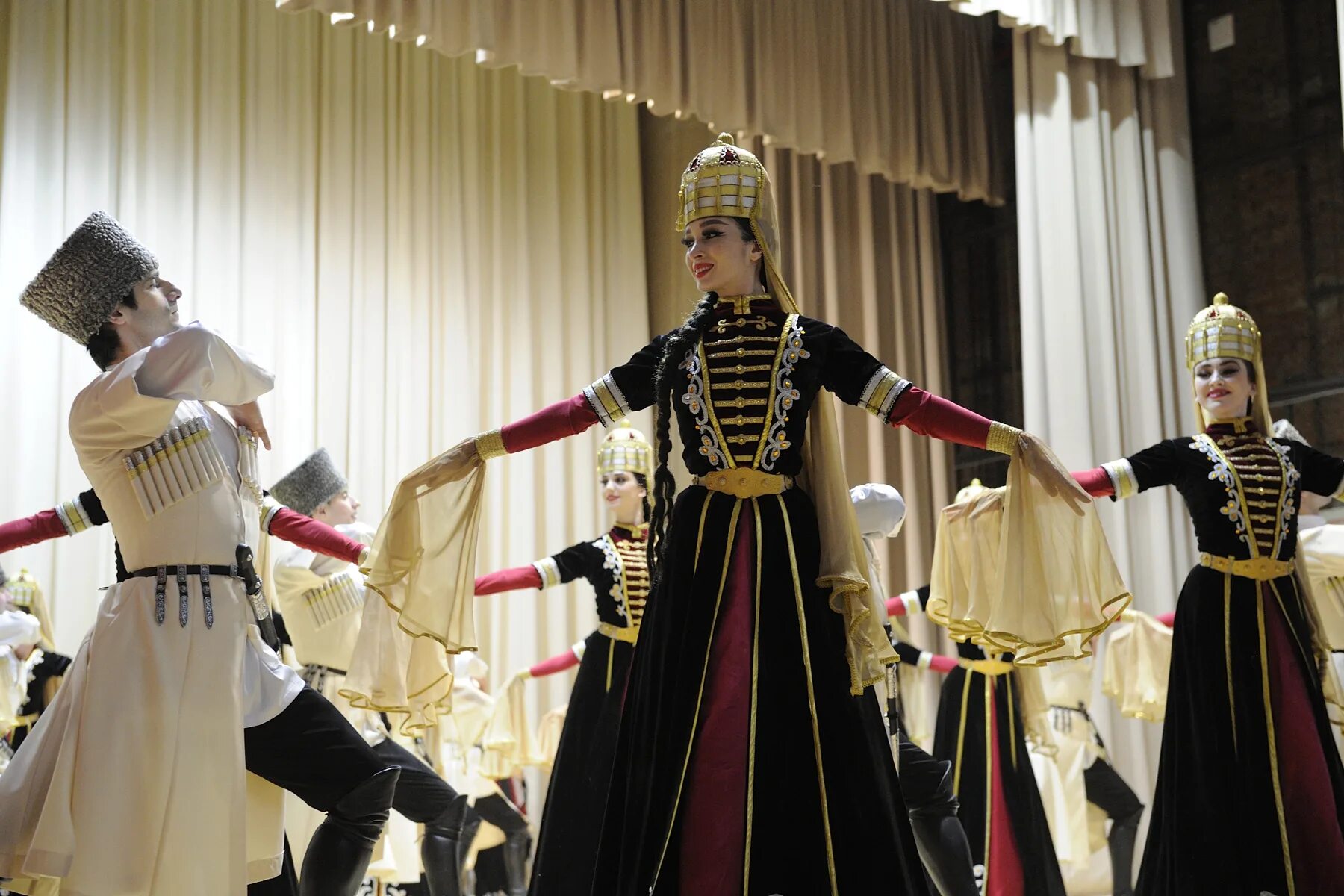 адыгэ хасэ республики адыгея. кiэн джэгу. танцы майкоп. ансамбль нальмэс адыгея. зори майкопа.