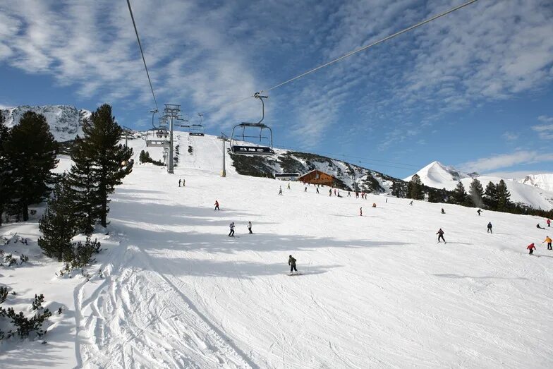 Банско горнолыжный. Курорт Банско в Болгарии. Болгария лыжи Банско. Bansko горнолыжный комплекс. Ски лифт Банско.