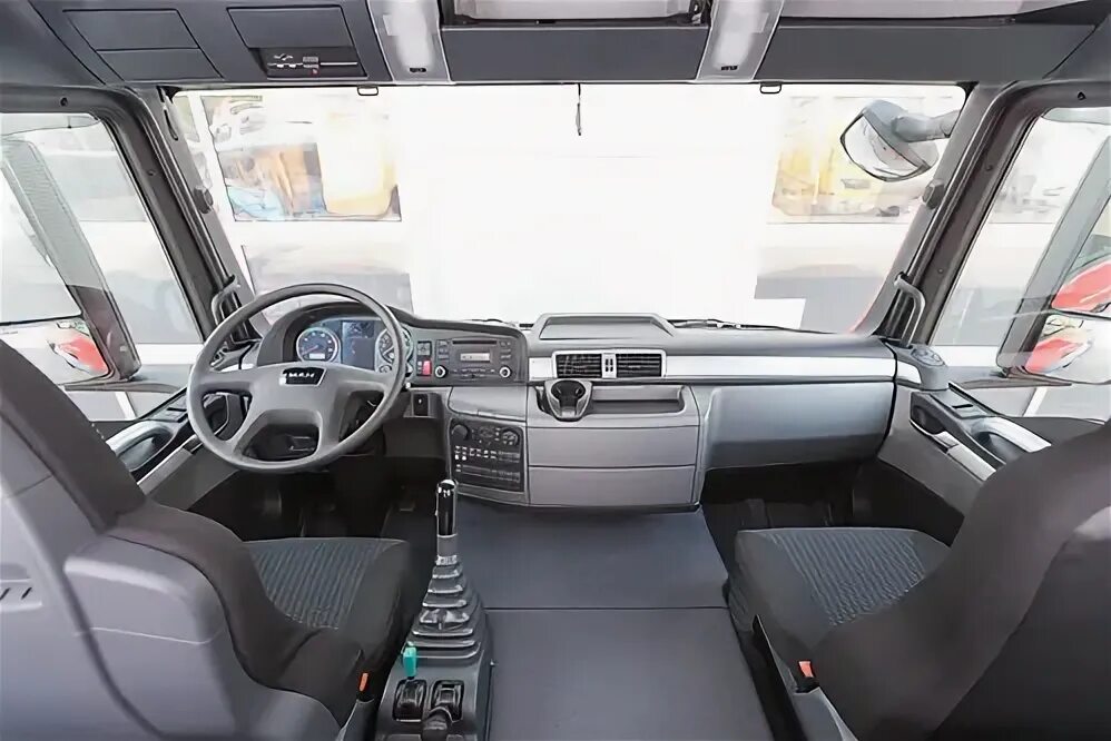 Кабина ситрак тягач. Ман тгс 440 кабина внутри. ман тгс 33 440 салон. man tgs 33.440 салон. кабина ман тгс внутри.