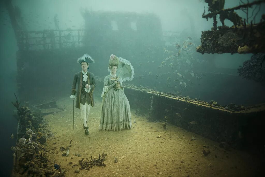 Картина на дне. Андреас Франке. Невероятная подводная Фотогалерея Андреаса Франке.. Андреас Франке подводная выставка Титаник. Титаник люди под водой.