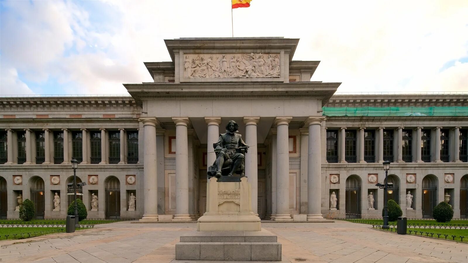 В каких странах находятся музеи. Национальный музей Прадо Мадрид Испания. Музей Прадо в Испании. 4. Национальный музей Прадо, Мадрид. Достопримечательности Испании музей Прадо.