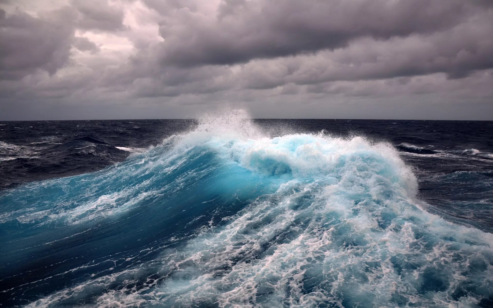 Бискайский залив волны убийцы. Атлантический океан шторм. Море, волны. Море шторм. Тихий океан ветра
