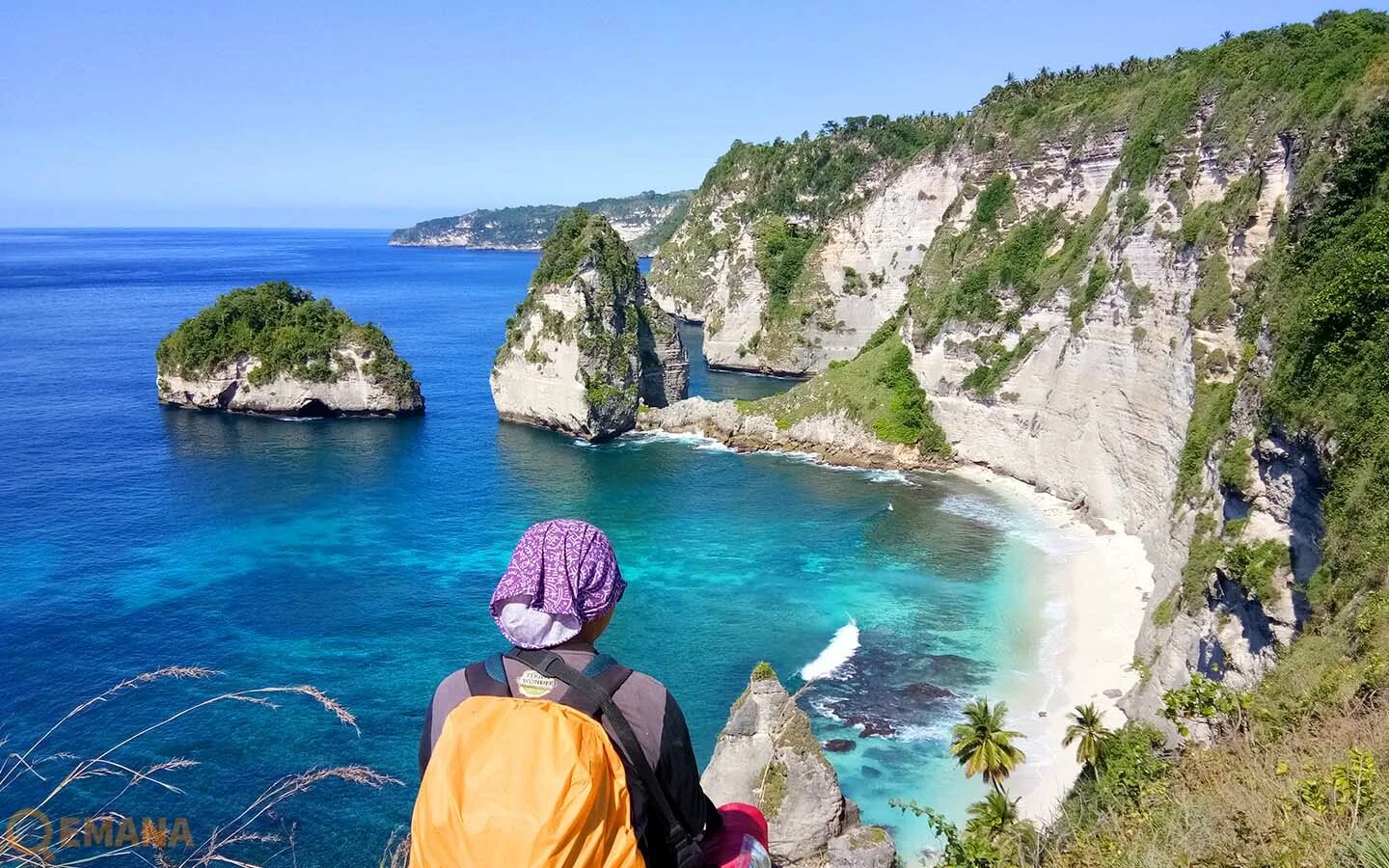 Nusa penida динозавр. Нуса песни. Нуса песни. Нуса пенида храм подводный. Нуса пенида.