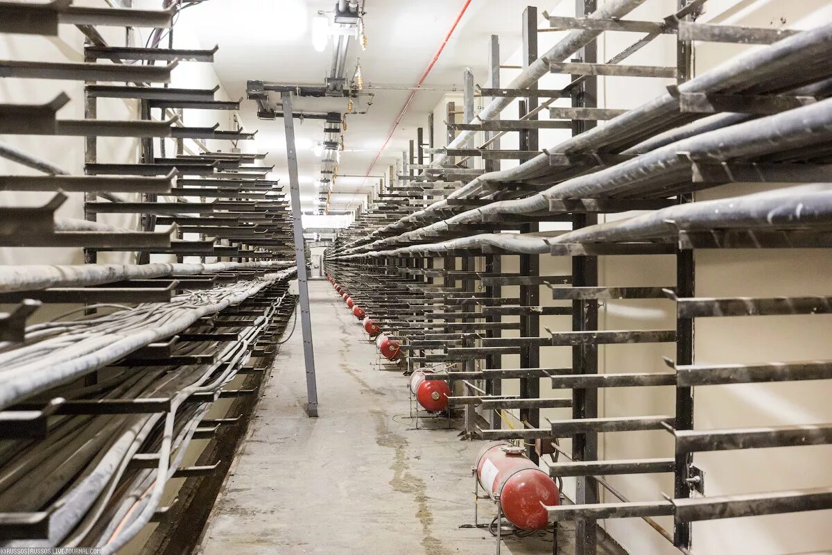 Кабельный коллектор тэц 21. Кабельный коллектор красные ворота метро. Наземные кабельные лотки 110 кв лэп. Подземный кабельный коллектор. Кабель канал для силового кабеля 5х120.