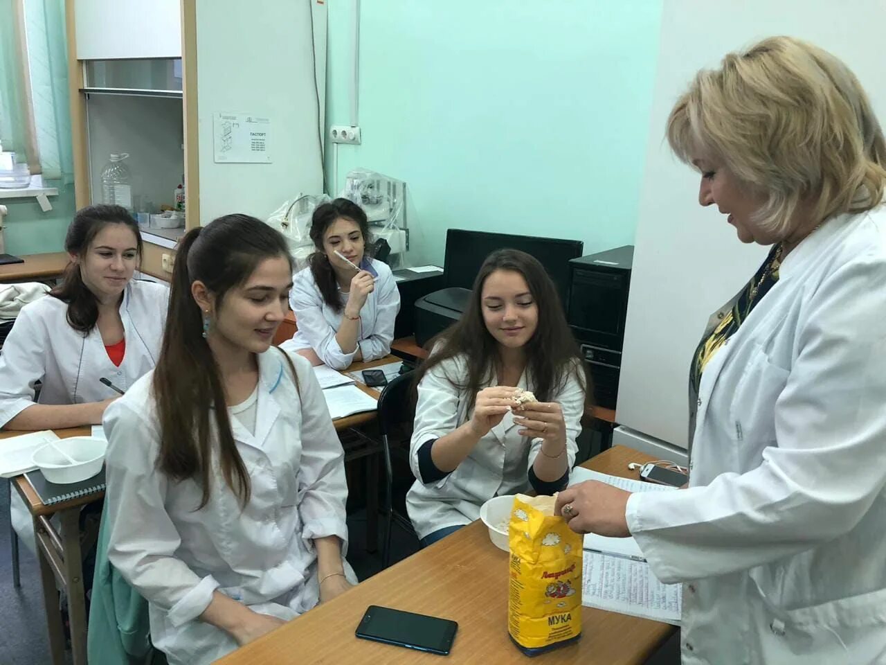 Экспертиза качества товара. Товаровед эксперт качества потребительских товаров. Товароведение и экспертиза качества потребительских товаров. Специальность товароведение и экспертиза. Товароведение и экспертиза качества потребительских.