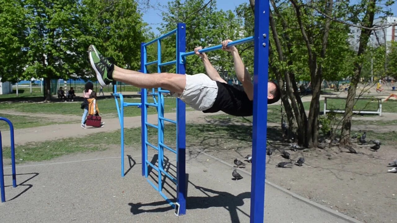 Висят горизонтально