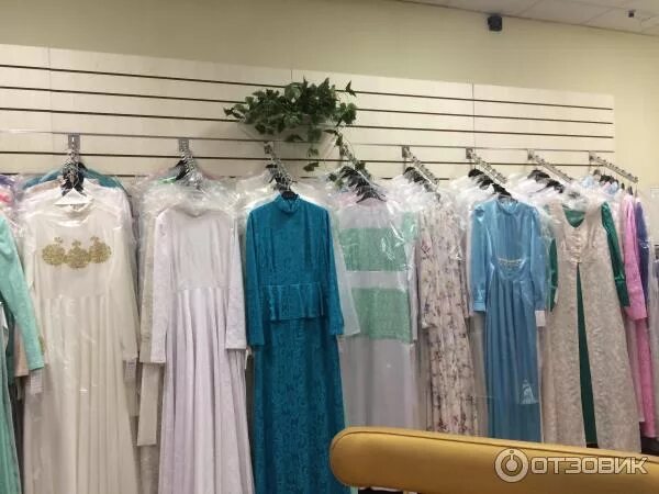 ассортимент платьев в магазине. уфа платья адреса. уфа платья адреса. салон платьев уфа. уфа платья адреса.