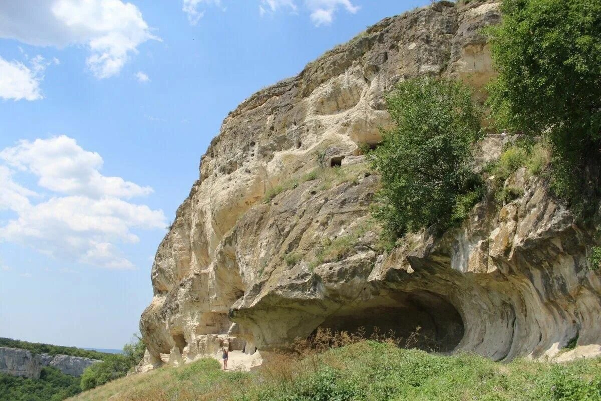 Гора Чуфут-Кале. Горыбакчисарайского района. Гора Брык Ставропольского края. Гора Брык пещерный монастырь.