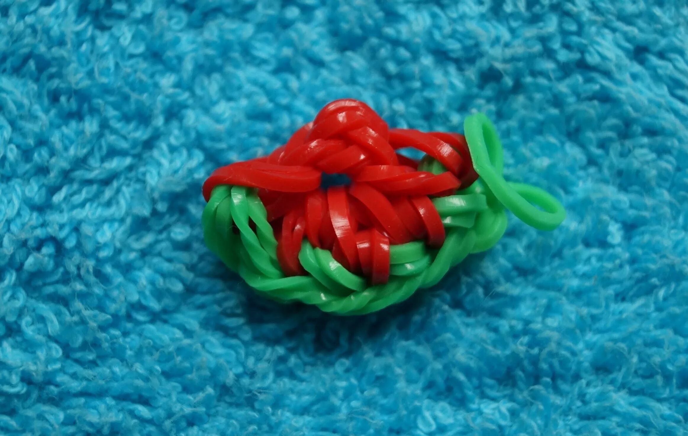 Как плети игрушки из резинок