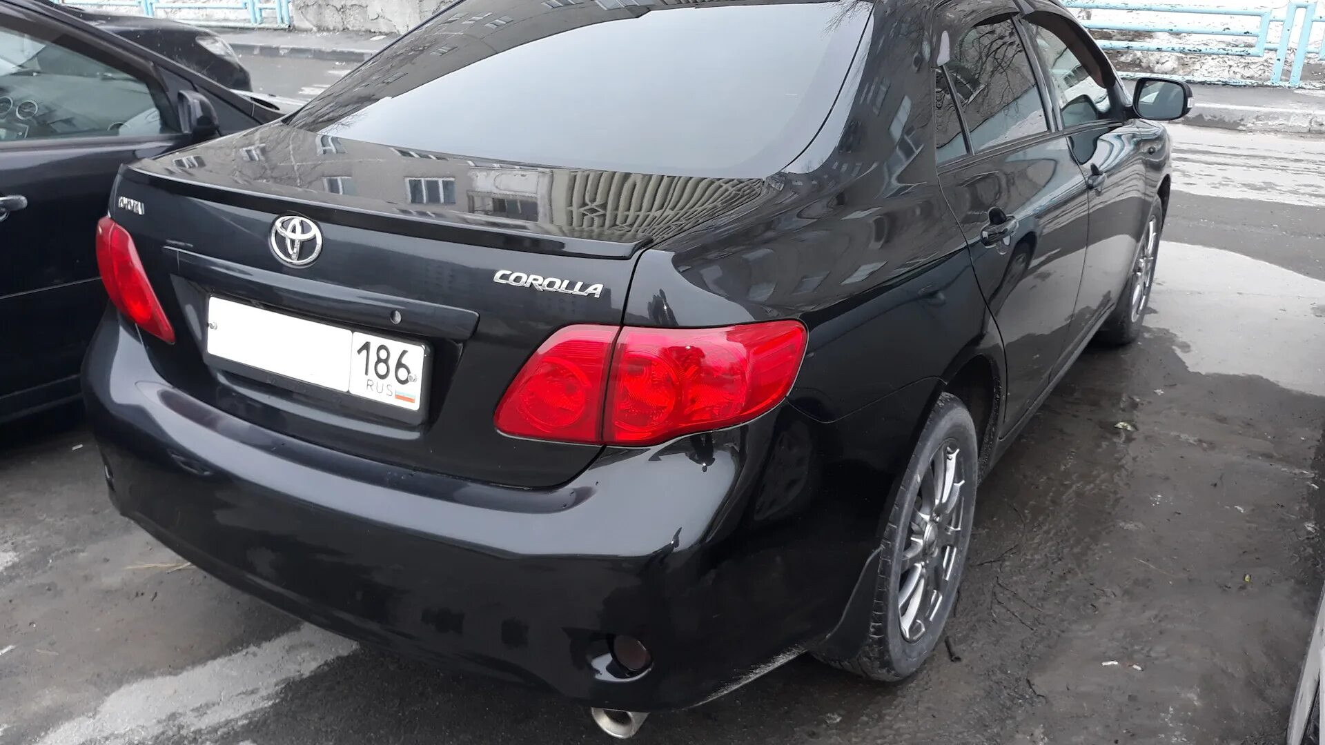 Спойлер на тойота королла. Toyota Corolla e150 спойлер. Спойлер Тойота Королла 150. Тойота Королла 2008 со спойлеро. Спойлер на Тойота Королла 150 кузов.