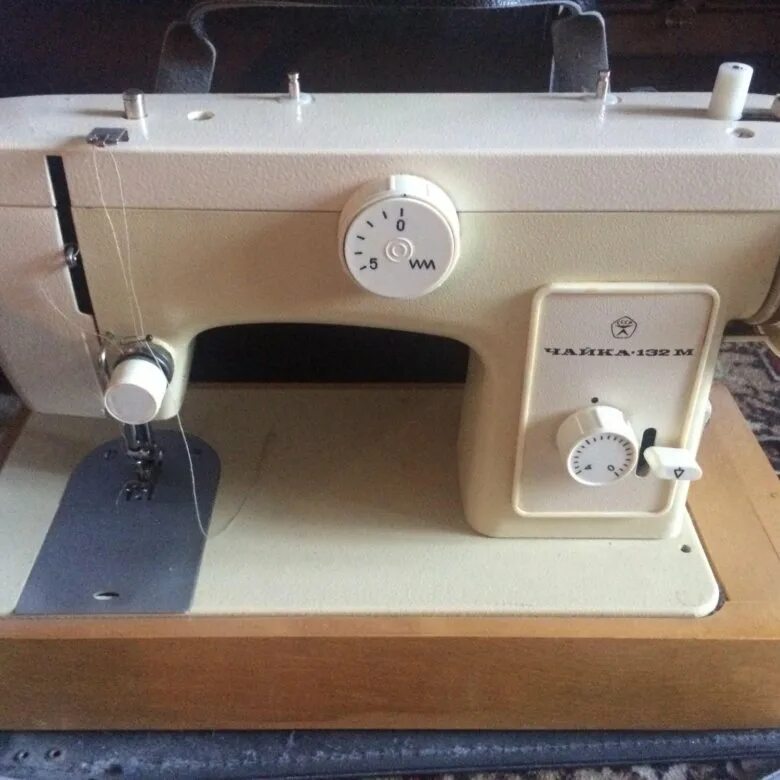 Швейная машинка чайка бу. Чайка 154 эм швейная машинка. Швейная машина Chayka Чайка 745m. Сомон ТЧ швейная машинка Чайка. Чайка 3 швейная машина.