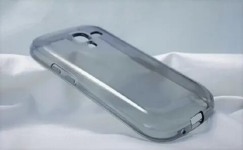 Прозрачный чехол для телефона пожелтел