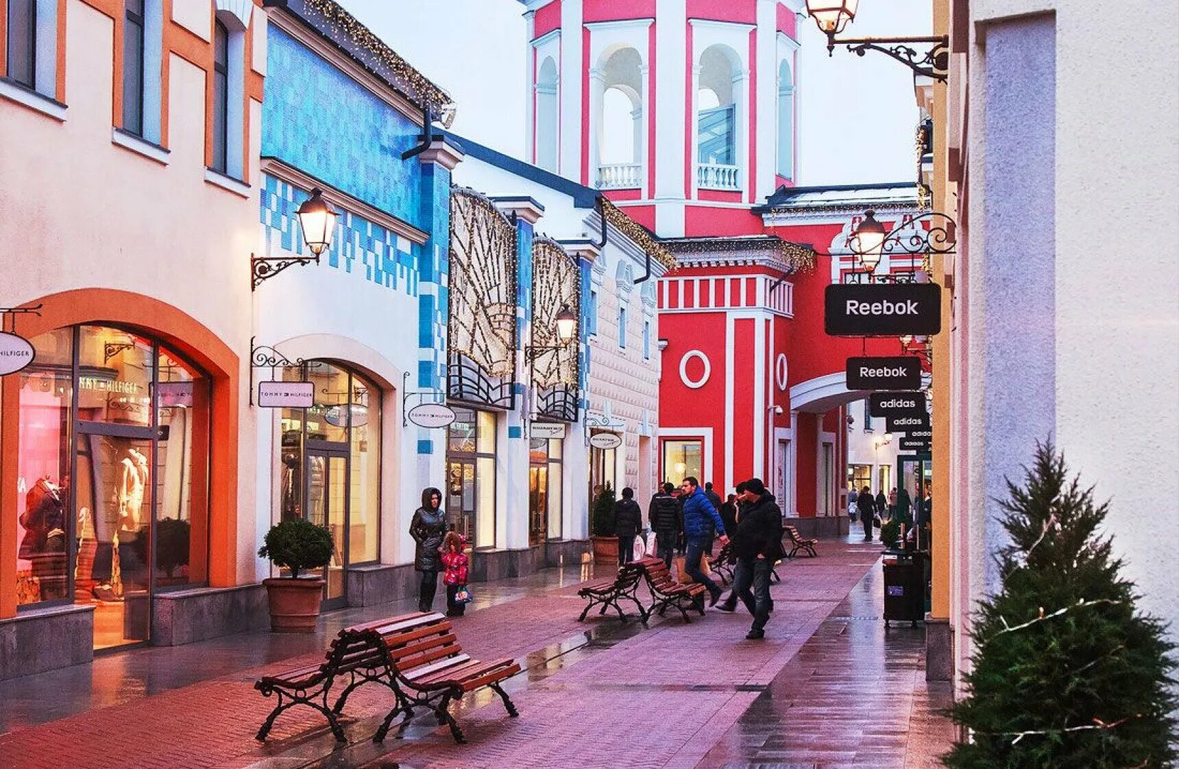 Новорязанское ш 8 outlet village белая дача. Дисконт белая дача Outlet Village. ТЦ Outlet Village белая дача. ТЦ Виладж аутлет)".. ТЦ Outlet Village белая дача магазины.