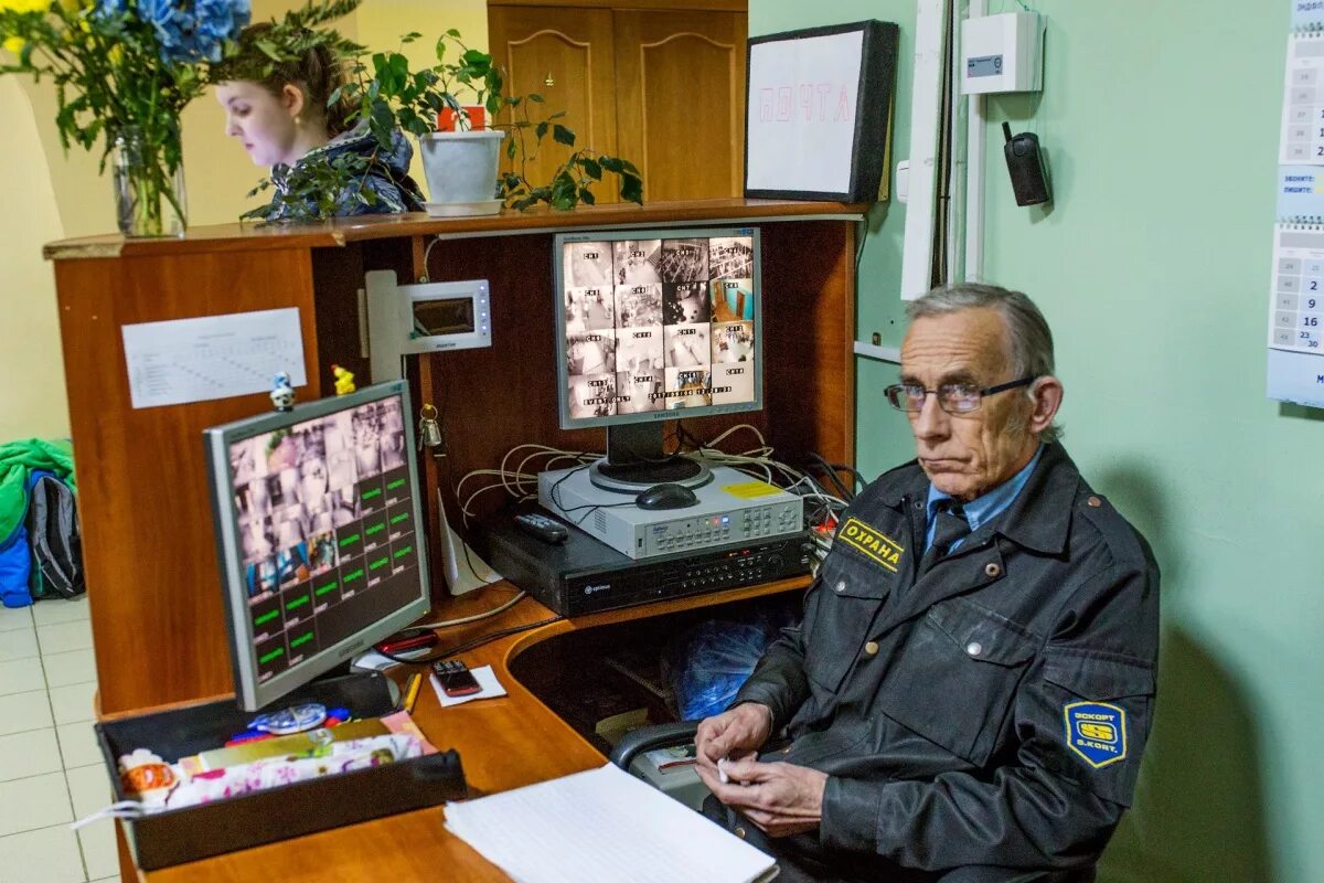 турникеты в школе охрана. место охранника в школе. вахтер в школе. работа сторож в школу. охрана в школе.