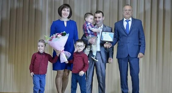 Семья Белгород. Год семьи в городе Белгороде. Серебряные волонтеры Белгородчины. Семья мэра Бикина. Год семьи белгородская область