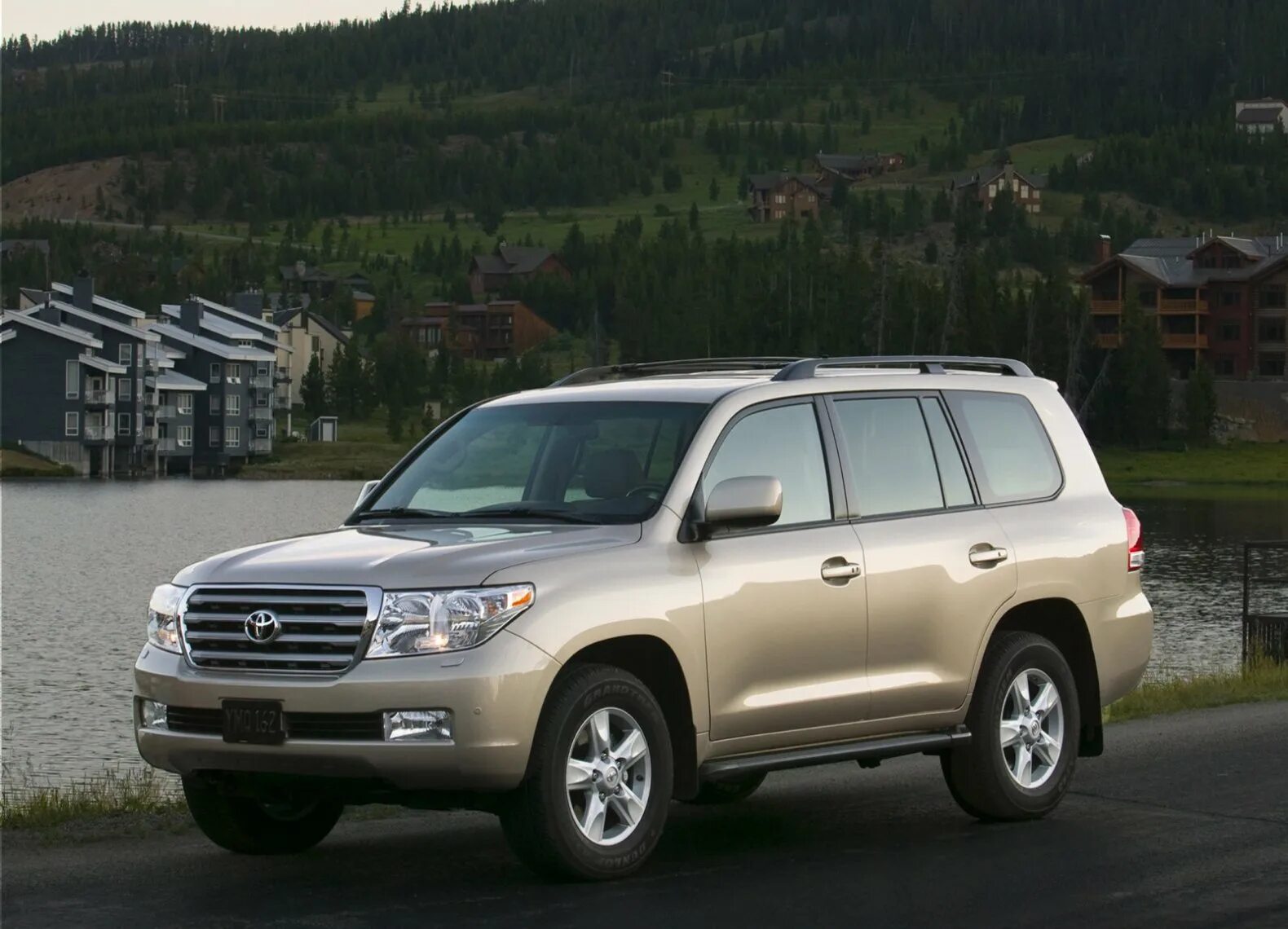 Land cruiser перевод. Toyota land cruiser 200. toyota land cruiser 300. toyota land cruiser 200 и 300. toyota land cruiser 300 2008.