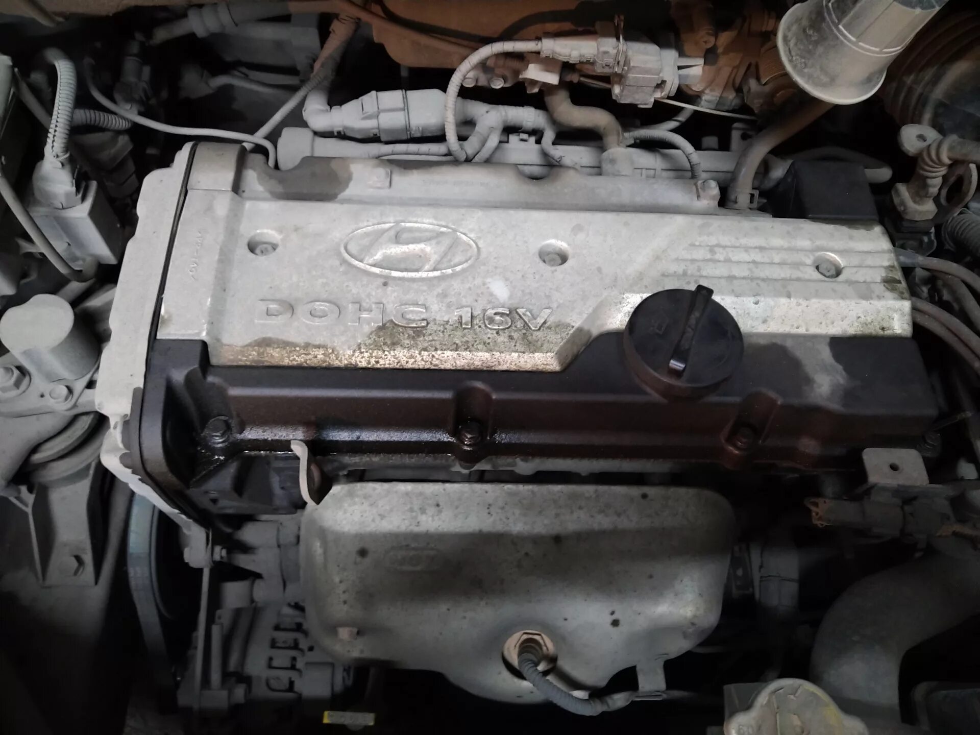 Замена двигателя гетц. Getz 1.4 двигатель. hyundai getz пробка клапанной крышки. клапанная крышка на двигатель хендай гетц 2008. двигатель хендай гетц 1.6 крышка клапанов.