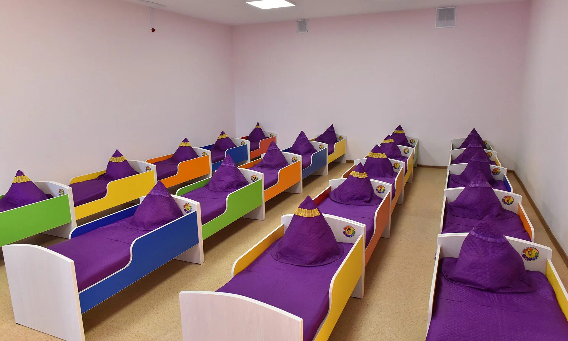 жуковка садик детский. жуковка брянская область потякина татьяна. добрые крышечки акция. детский сад родничок жуковка. детский сад родничок жуковка.