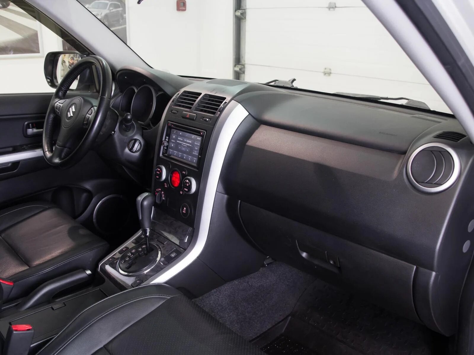 Suzuki vitara салонный