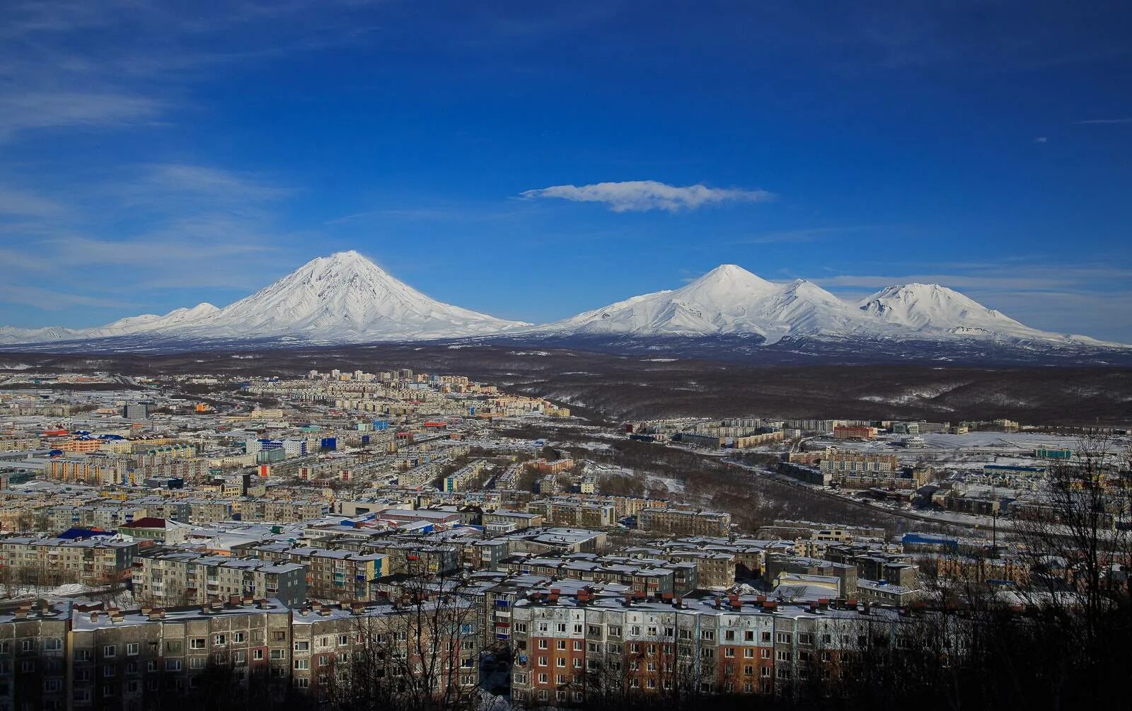 Елизовский район Камчатского края. Камчатка Петропавловск-Камчатский. Петропавловск-Камчатский гора. Петропаловск Камчатский.