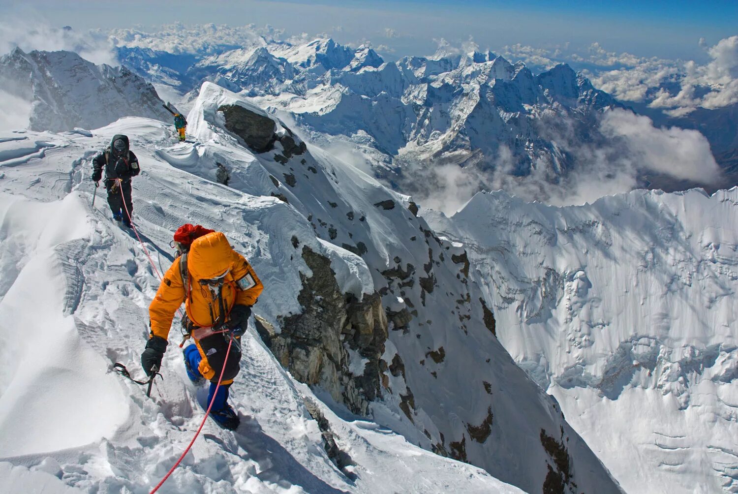 Extreme adventure. Вершины: Джомолунгма (Эверест), Эльбрус.. Чогори вершина. Восхождение на Эверест. Ступень Хиллари на Эвересте.