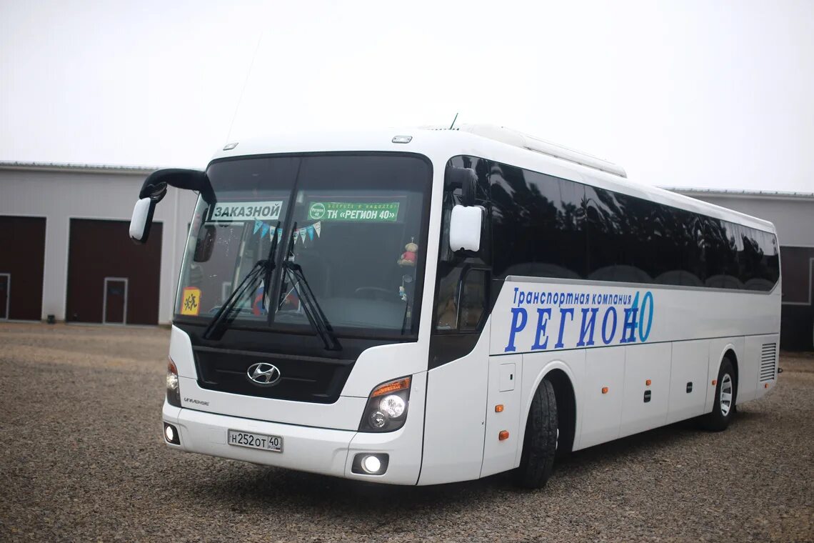 Регион автобус. Регион 40 транспортная компания Калуга. Hyundai 40 автобус. Автобус Калуга. Автобус Калуга 1.