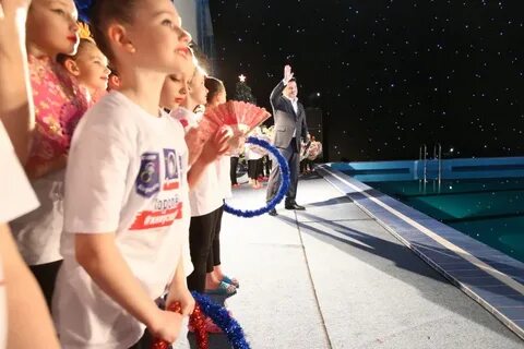 Дети королев бассейн