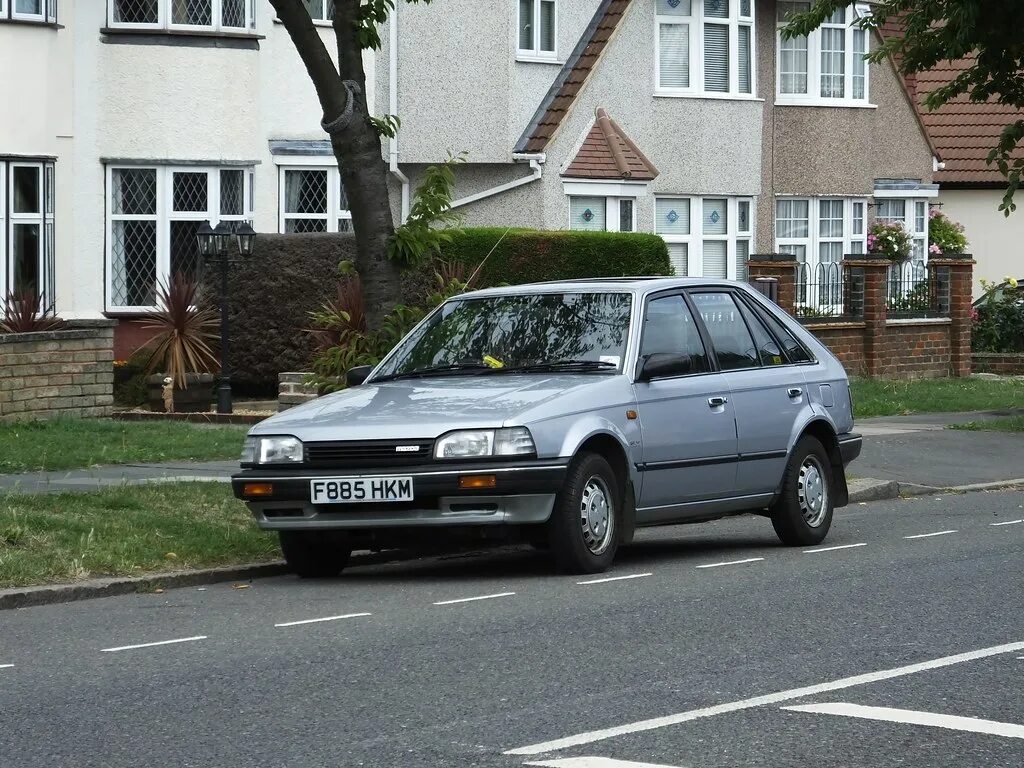 Mazda 323 1989. Mazda 323 1987 хэтчбек. Мазда 323 GLX. Мазда 323 хэтчбек