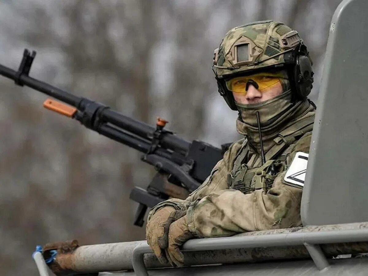 Снайпер вс рф. Военный снайпер ВСУ. Снайпер Украина. Российский снайпер. Снайпер России на Украине.