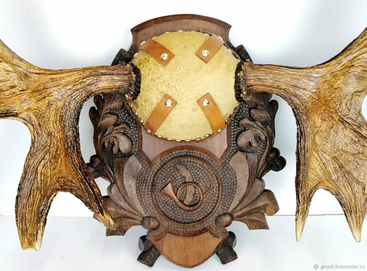 Медальоны для охотничьих трофеев. Рог под. Оленьи рога на стене. Подставка для рога. Рог под.