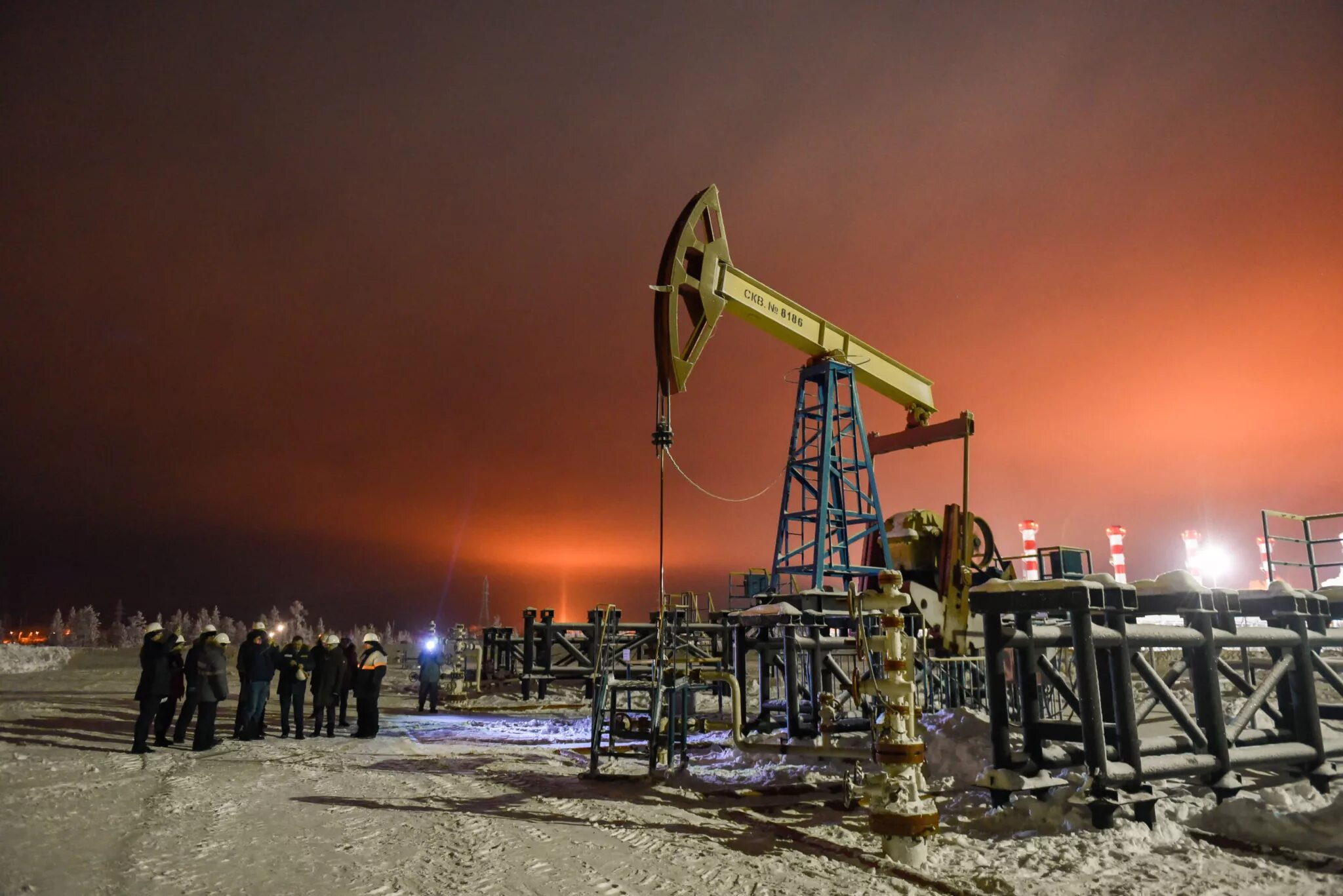 Добыча нефти. Нефтяная компания. Российский нефтяной. Добыча газа. Российская нефть.