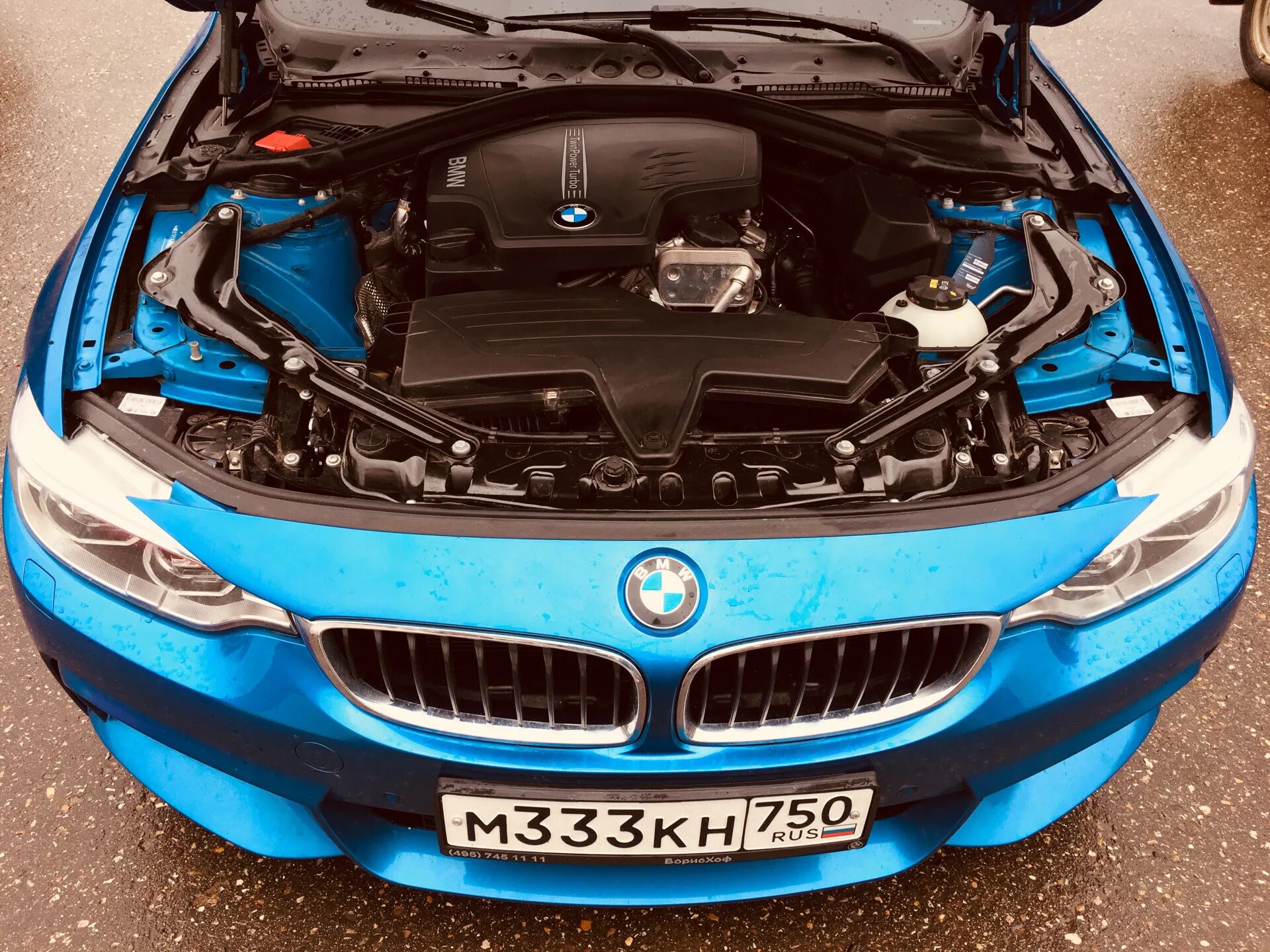 Как открыть капот на бмв. BMW m3 под капотом. Подкапотное пространство BMW e92. BMW f32 под капотом. BMW 4.4 подкапотка.