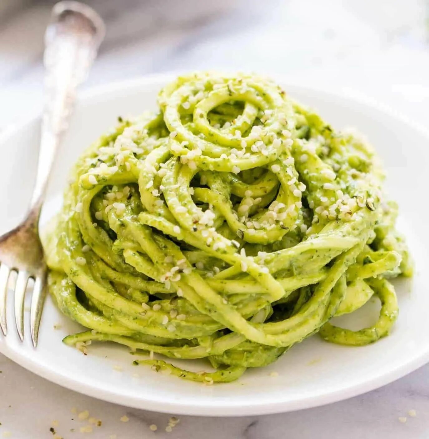 Кабачковая паста. Феттуччине Аль песто. Linguine al Pesto. Паста с цукини и песто. Спагетти цуккини песто.