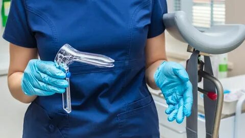 Missionerlik lavozimidagi keksa rus juftliklari ortasidagi jinsiy aloqa